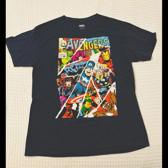 MARVEL AVENGERS Tshirt - Size Medium‎ Captain Anerica - Picture 1 of 3